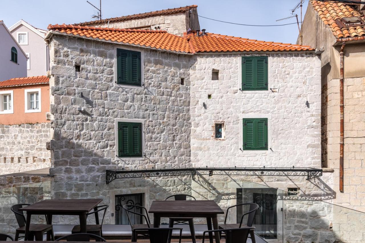 Historic Plaza Varos Split Exterior foto